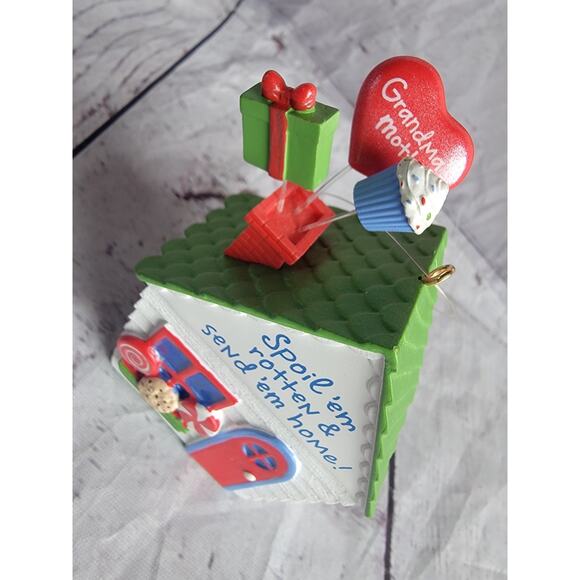 2010 Hallmark Keepsake “Good Times at Grandma's” Christmas Ornament house - Picture 3 of 11